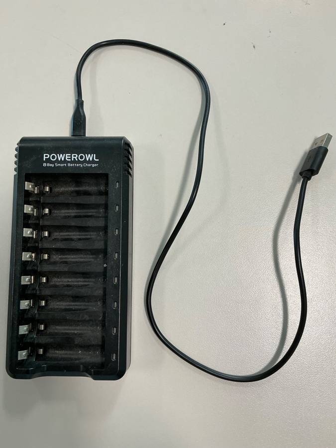 Powerowl 8 Bay Smart Battery Charger