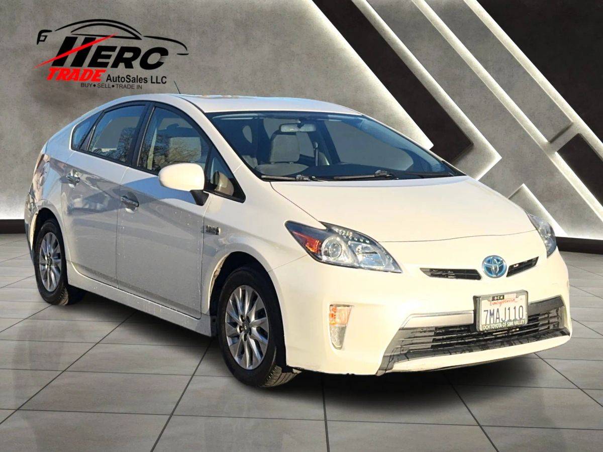 2015 Toyota Prius Plug-in Hybrid - Financing Available