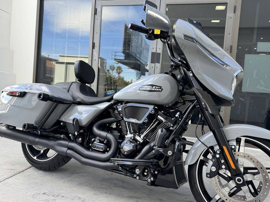 2024 Harley-Davidson FLHX - Street Glide -Premium Dealer