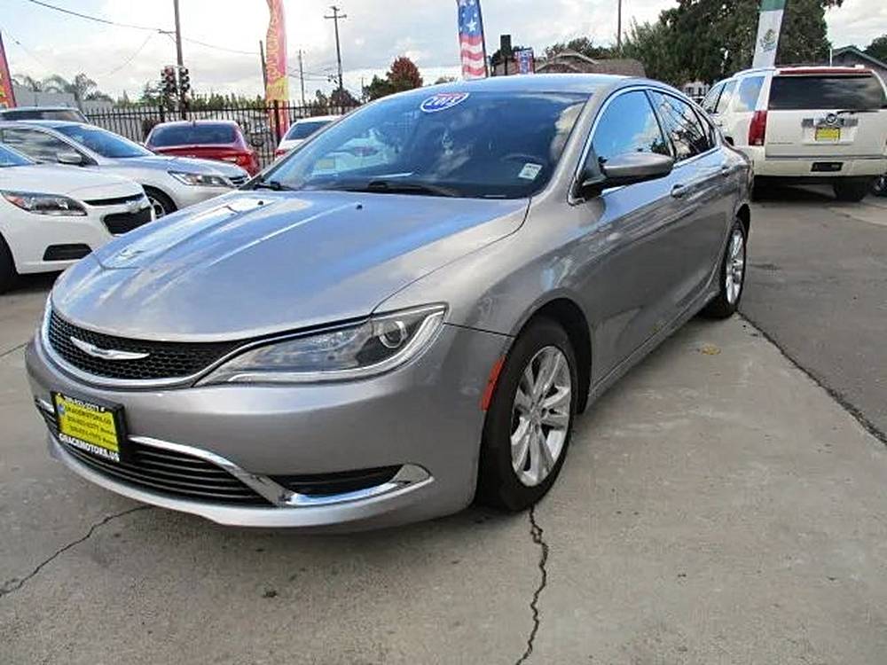 2015 Chrysler 200 Limited Sedan 4D
