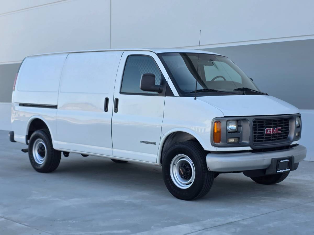 2002 GMC Savana G3500 Cargo Van w/62K MILES