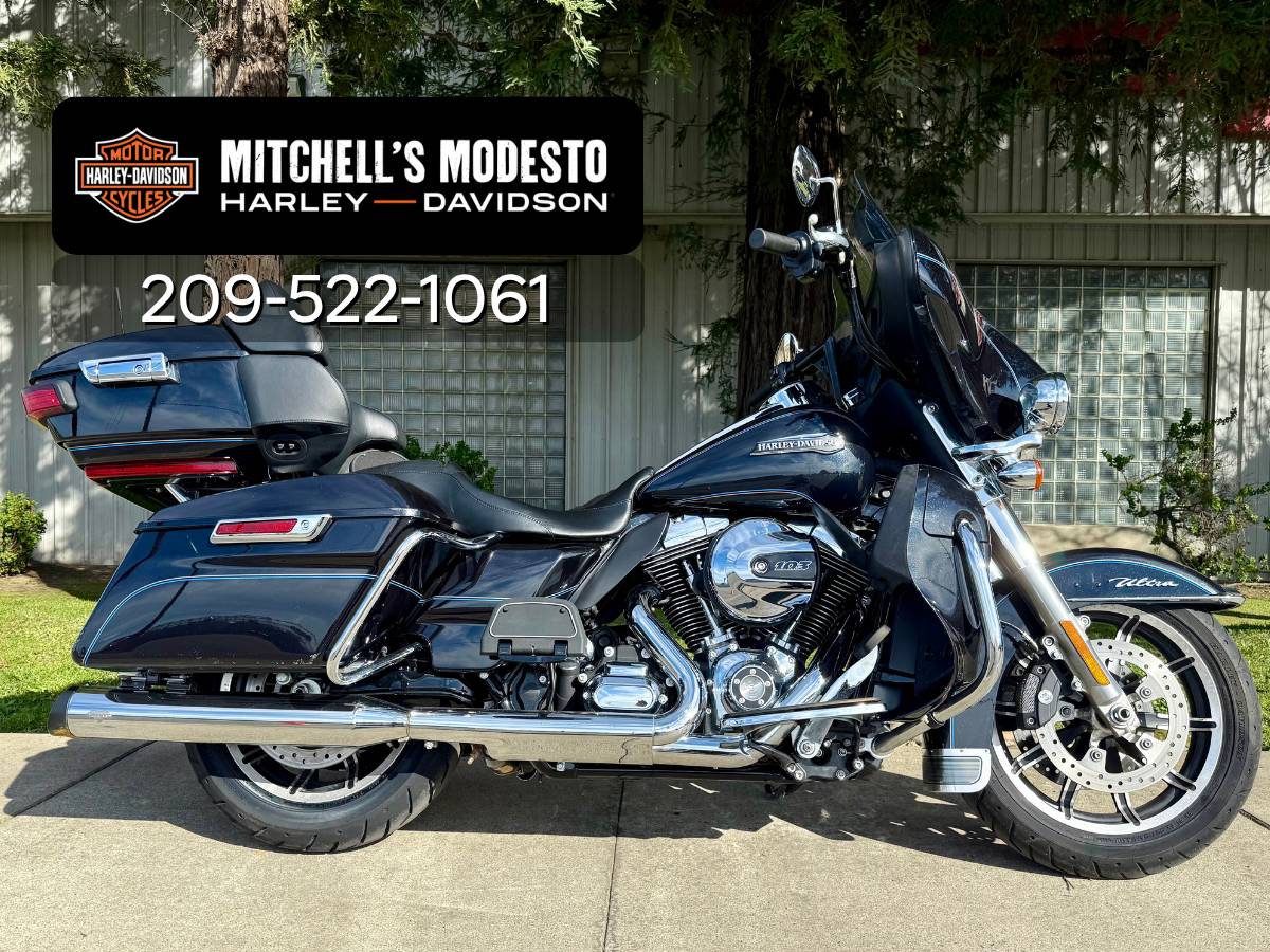 2014 Harley Ultra Classic - ONLY 6,300 Miles