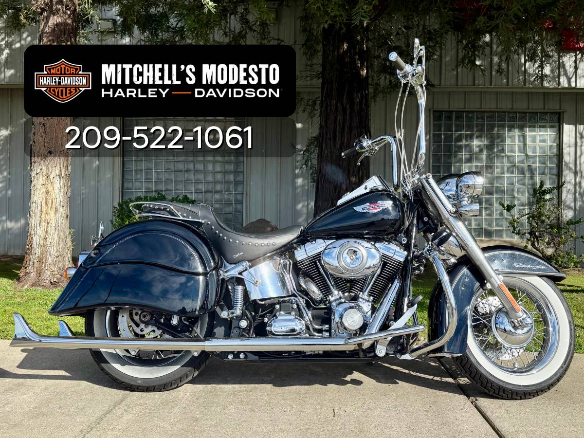 2008 Harley Softail Deluxe - Only 11K Miles - Loaded