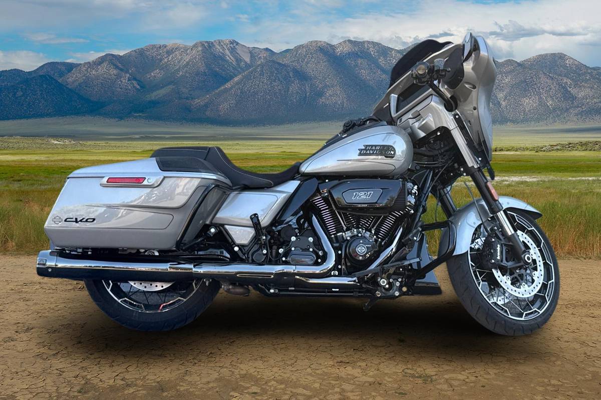 2023 Harley-Davidson FLHXSE DARK PLATINUM Must See - WOW