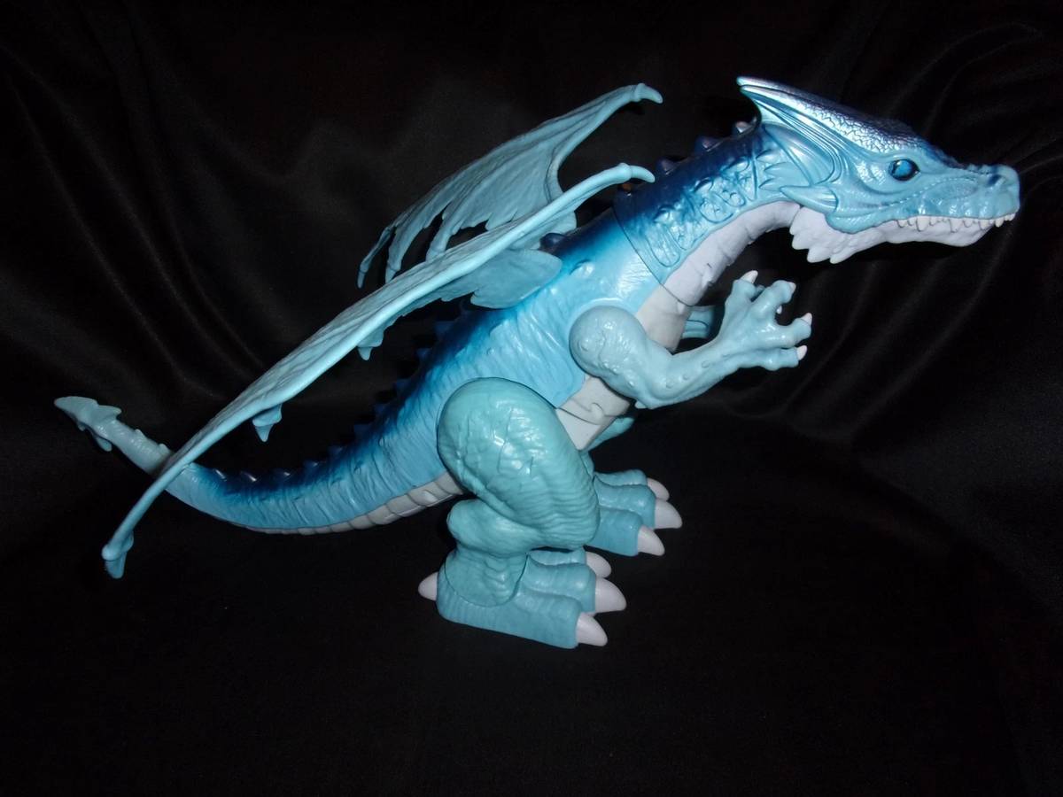 Zuru Robo Alive Roaring Ice Dragon Battery Powered eyes light up walki