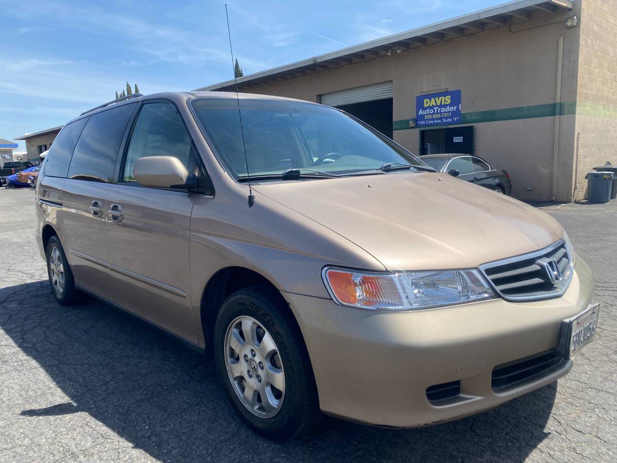 2003 HONDA ODYSSEY CLEAN TITLE, SMOG, AND REG IS PAID UP THROUGH 2027