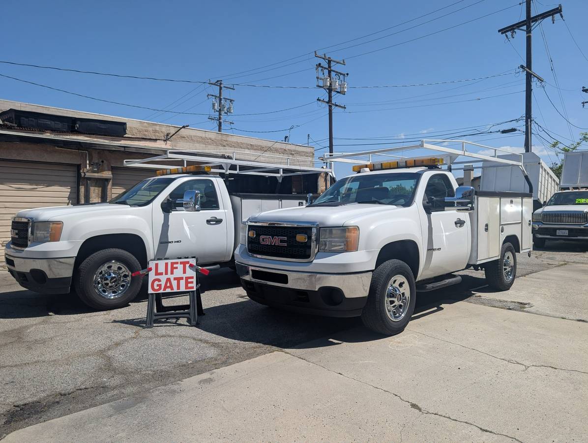 2014 GMC SIERRA 3500, UTILITY TRUCK-LIFTGATE! GAS, I FINANCE HERE