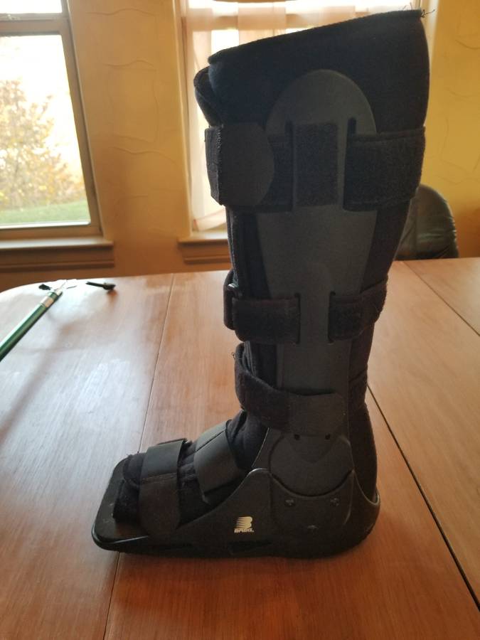 Breg SoftGait Walker Boot (Size: Tall, Small)