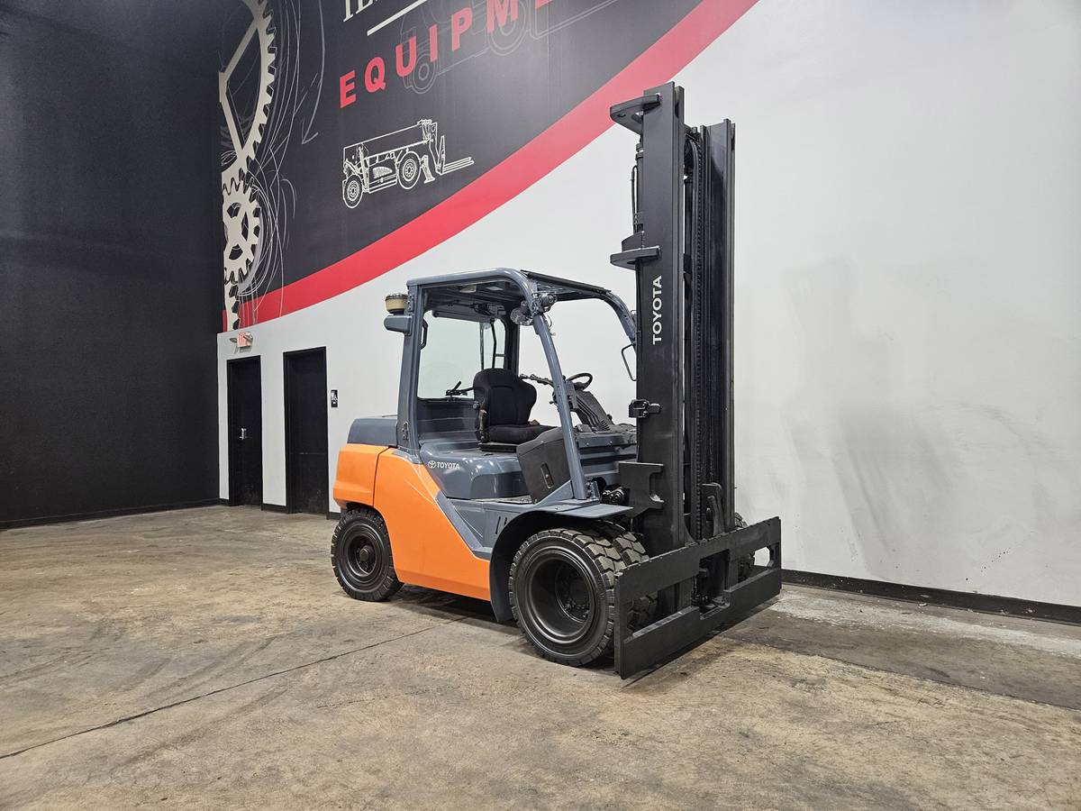 2019 TOYOTA 8FD40U FORKLIFT