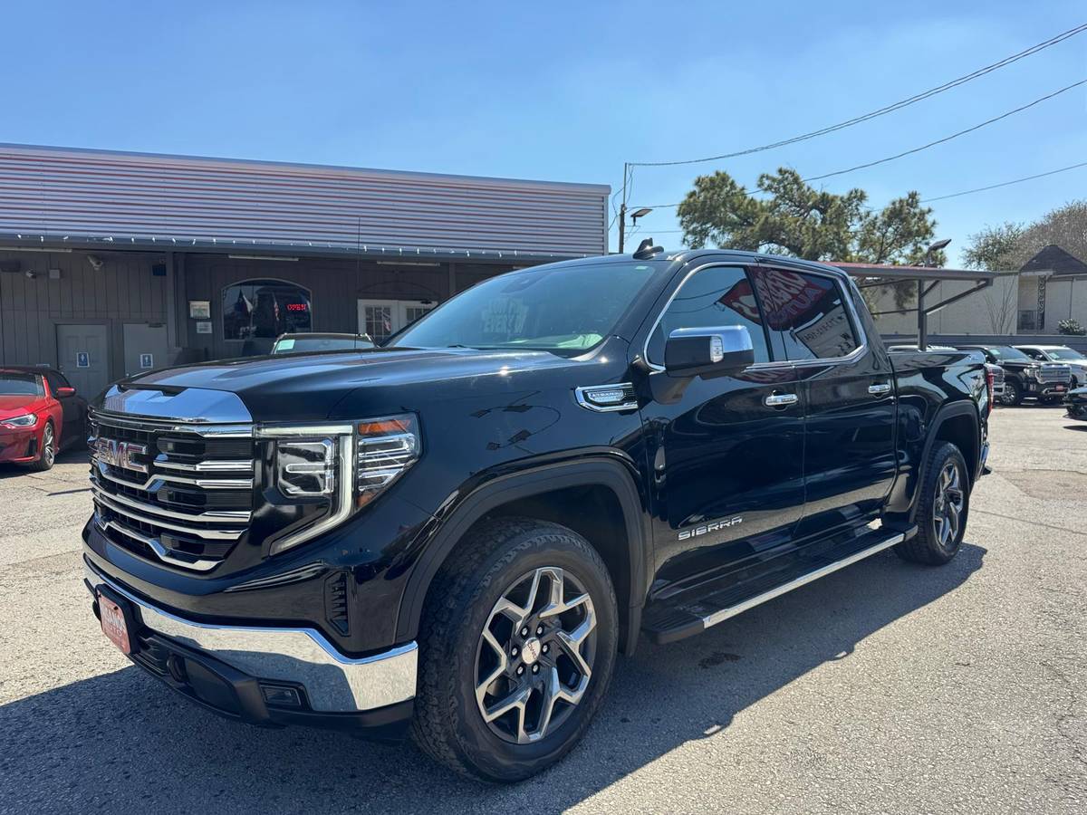 2023 GMC SIERRA 1500SLTCREW CAB4WDLEATHERNAVIGATION