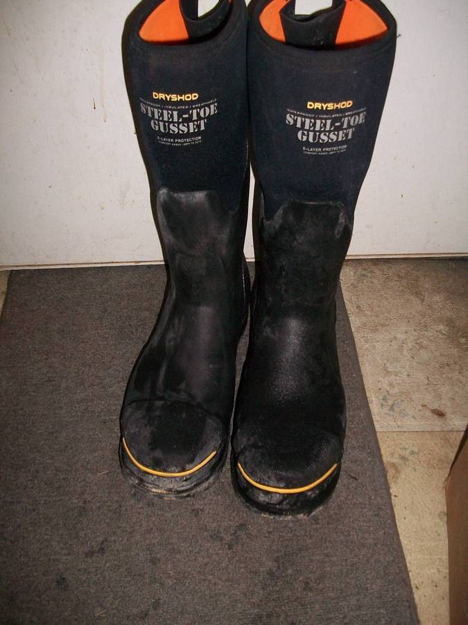 size 12 DRYSHOD WATERPROOF INSULATED WORKBOOTS