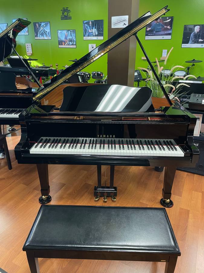 Yamaha 6' 1 Grand Piano Model C3 MINT
