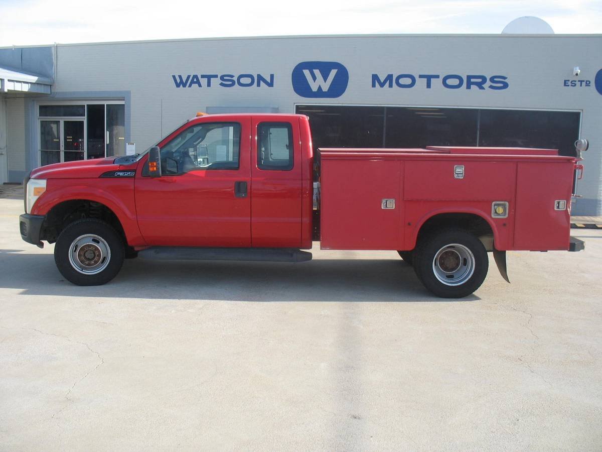 2011 Ford F350 Utility Truck (CASH SALE ONLY)