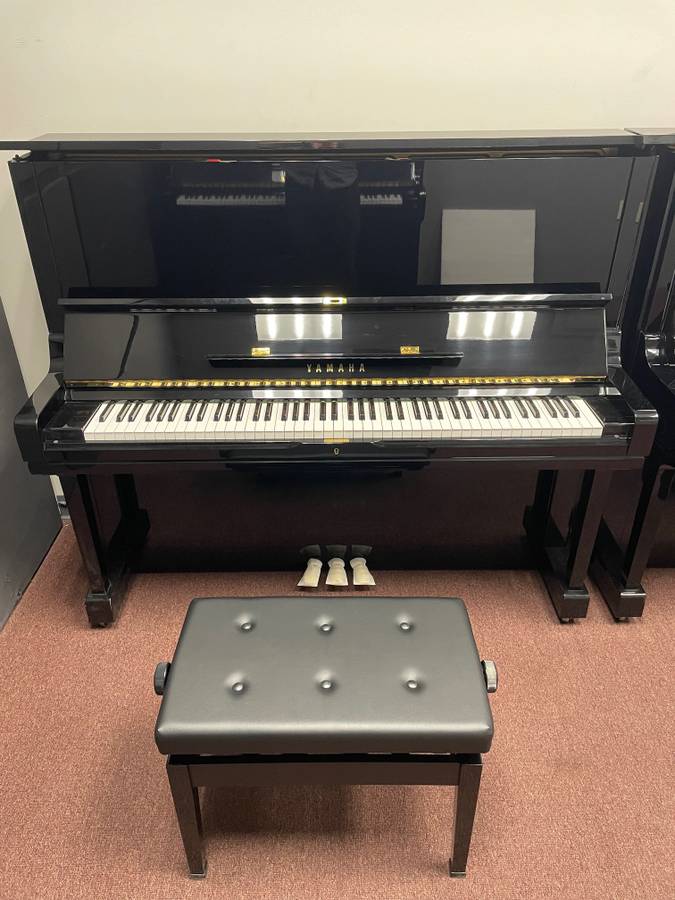 LIKE NEW Yamaha U3 52 Inch Studio Upright Piano 3 Yr Warranty