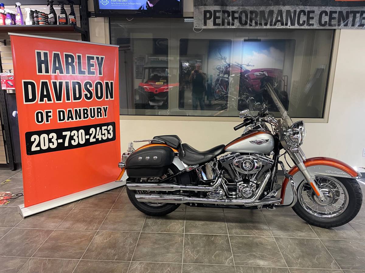 DEALER CERTIFIED PRE-OWNED 2014 FLSTN DELUXE #5561