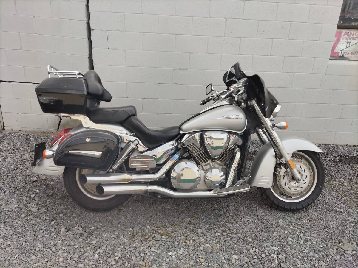 2006 HONDA VTX 13