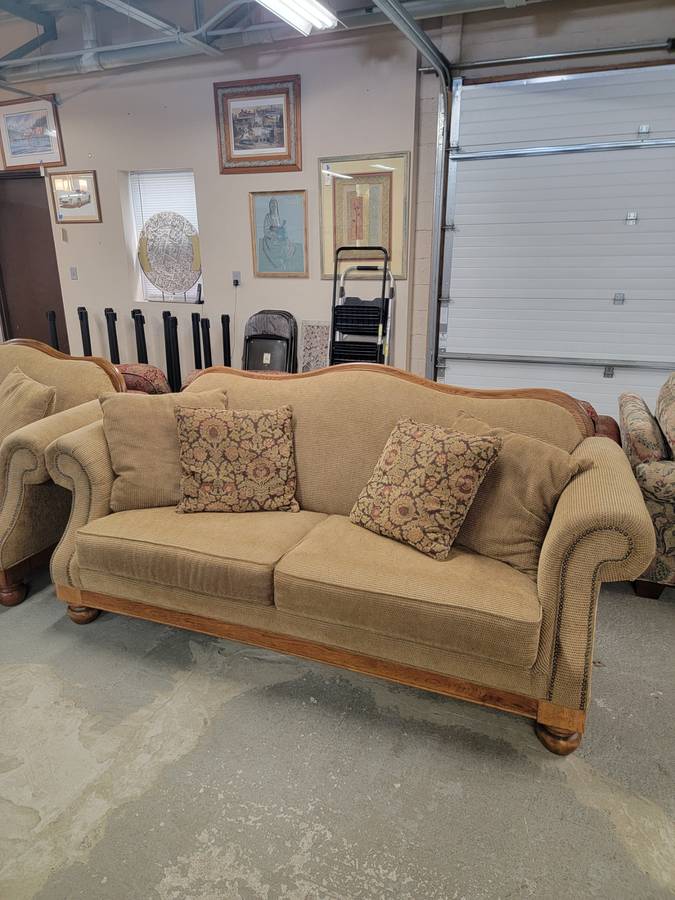 Broyhill Tan Upholstered Sofa Couch with Throw Pillows #505-3