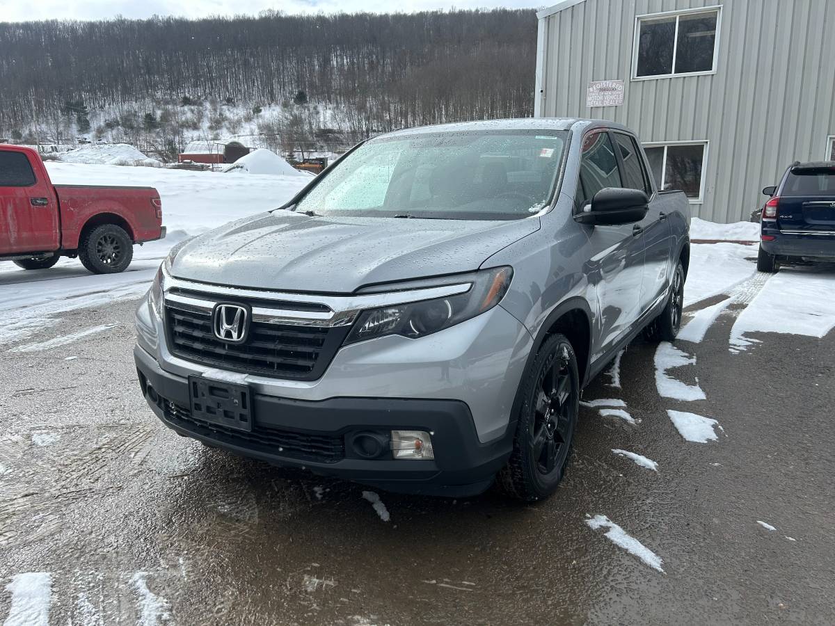 2019 Honda Ridgeline Crew Cab 3.5L RT Sharp Truck