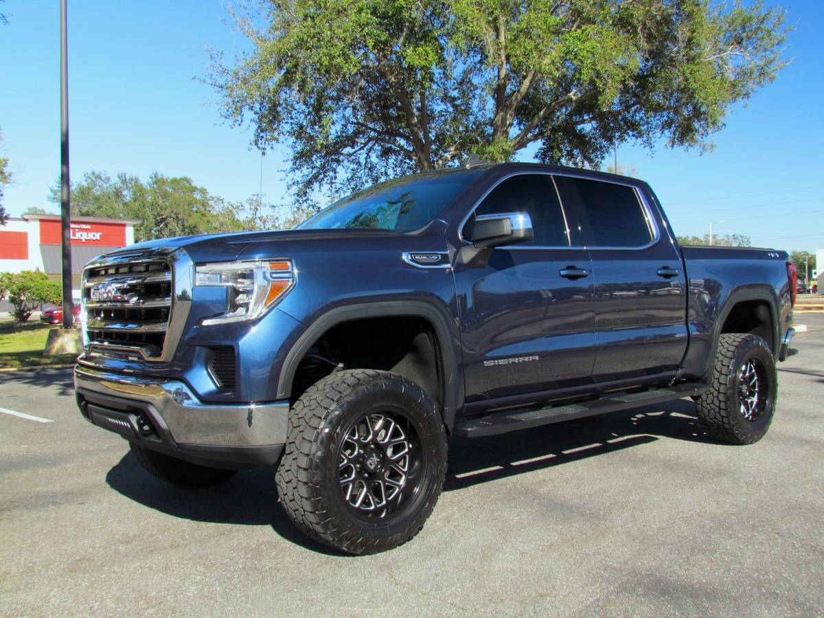 2020 GMC SIERRA 1500 SLE CREW CAB 4WD 5.3L V8 W/ CUSTOM LIFT