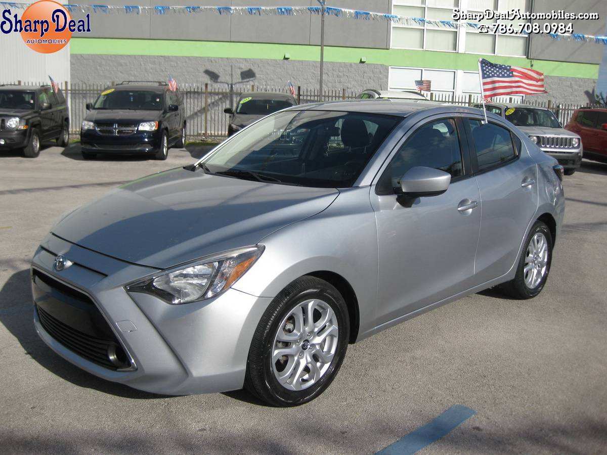 2017 TOYOTA YARIS iA CARS IN PERFECT CONDITION SALGA MANEJANDO HOY