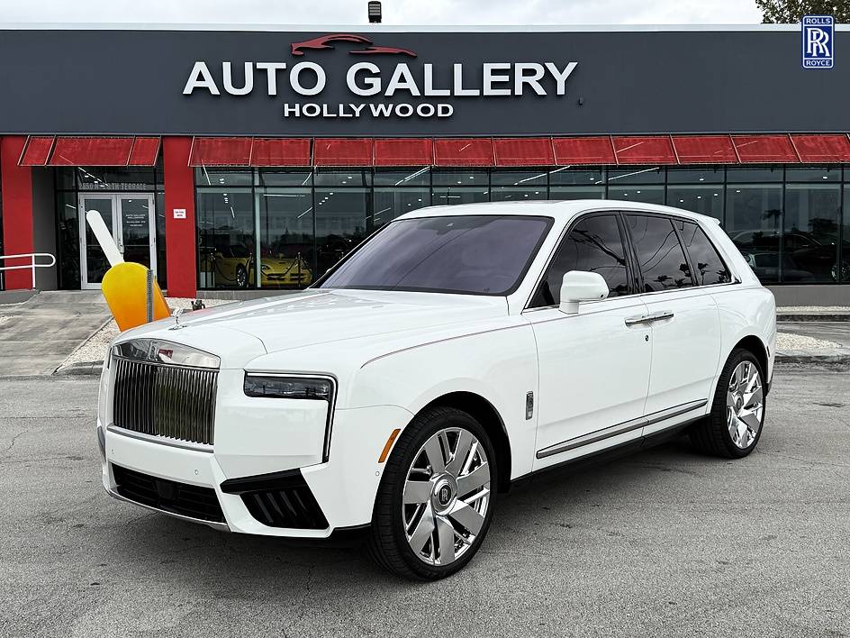 This 2026 Rolls-Royce Cullinan SUV is VERY CLEAN