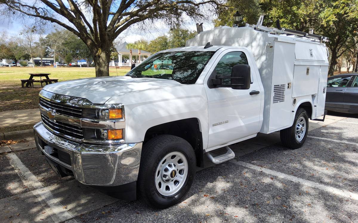 2015 CHEVY SILVERADO 3500 SERVICE TRUCK