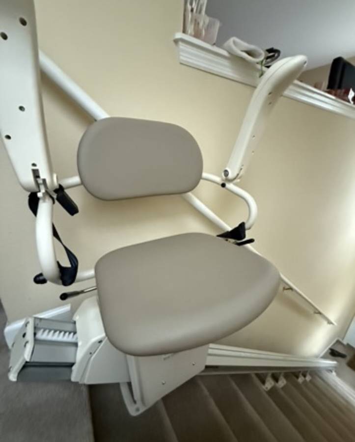 Harmar Mobility SL300 stair lift in excellent condition