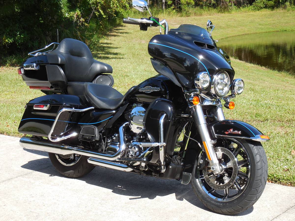 2014 HARLEY ULTRA LIMITED 21K FLAWLESS BIKE LOTS OF UPGRADES NO BS FEE