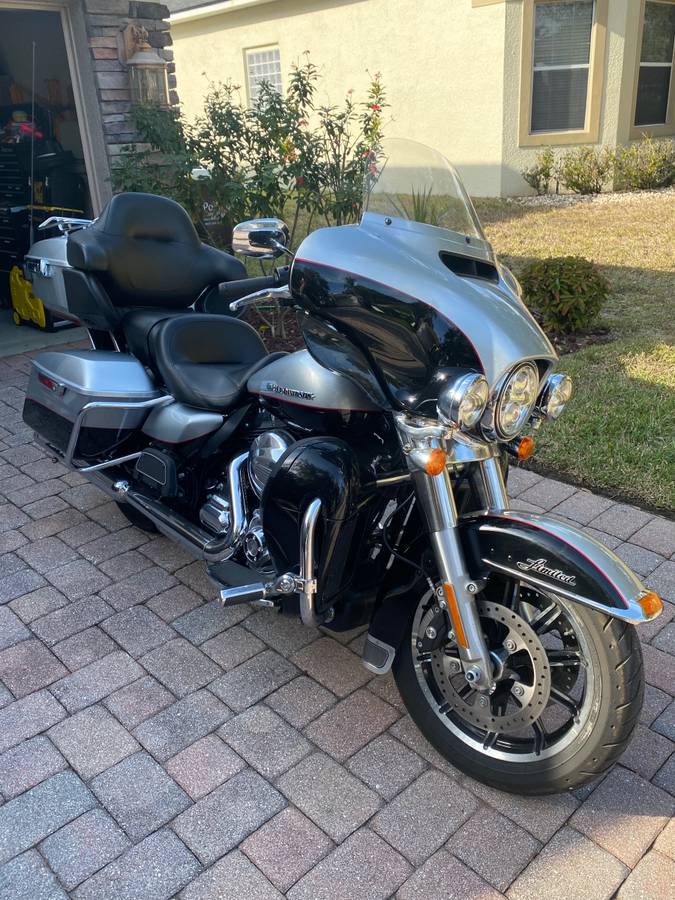 2005 Harley electric glide