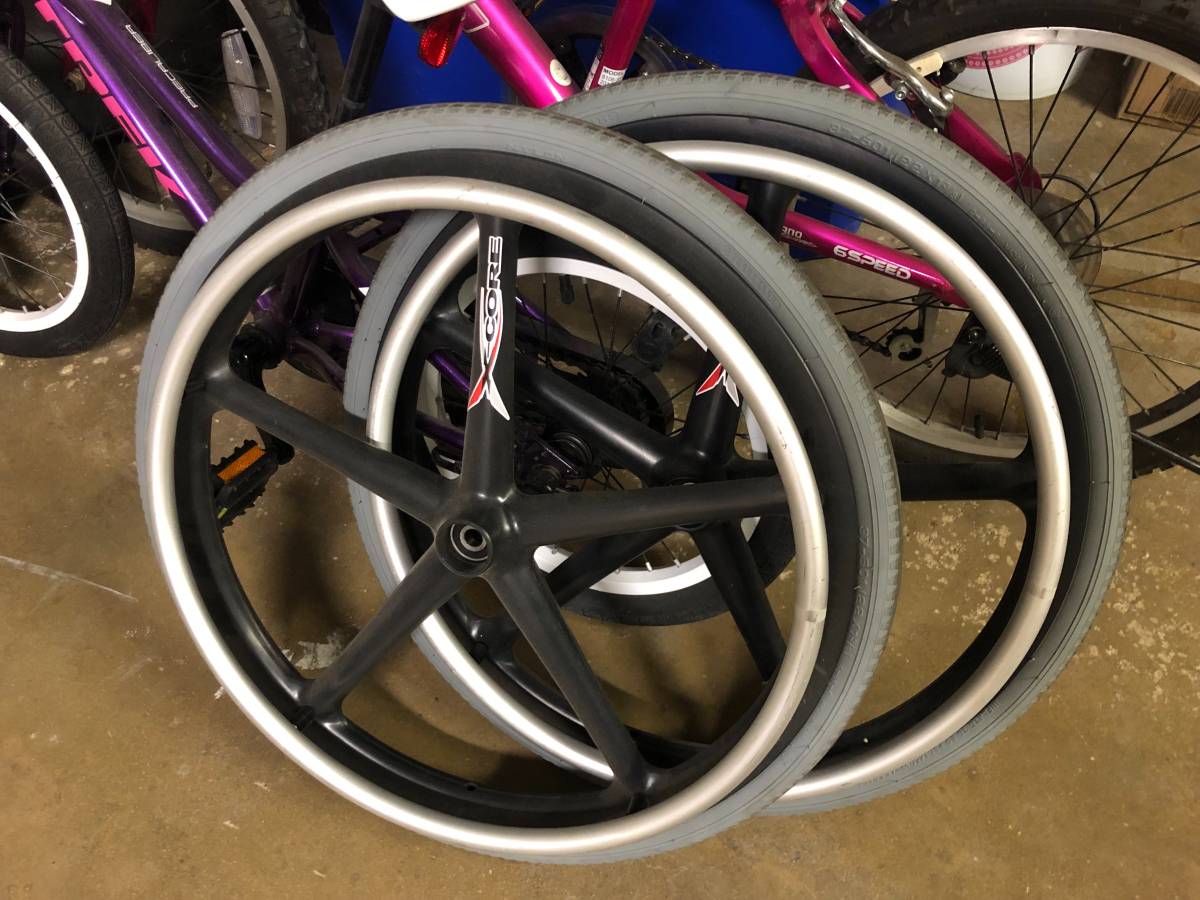 Wheelchair street tires X-Core 24