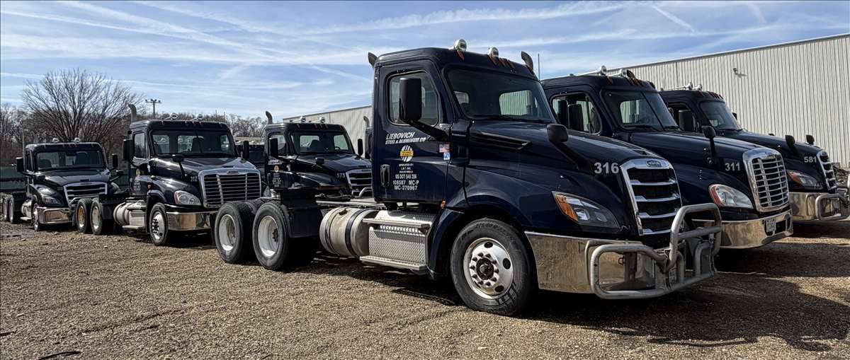 30+ Late Model Freightliner Cascadia & M2 Trucks
