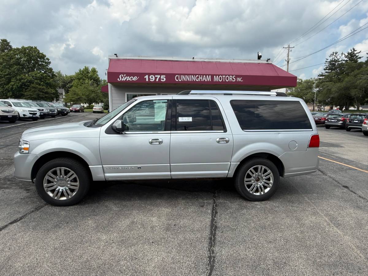 2010 Lincoln Navigator L - Third Row Seating - 4x4