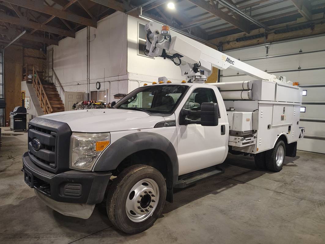 36' Altec Bucket Truck 2012 Ford F450 w/ Onan 7kw Generator - Nice