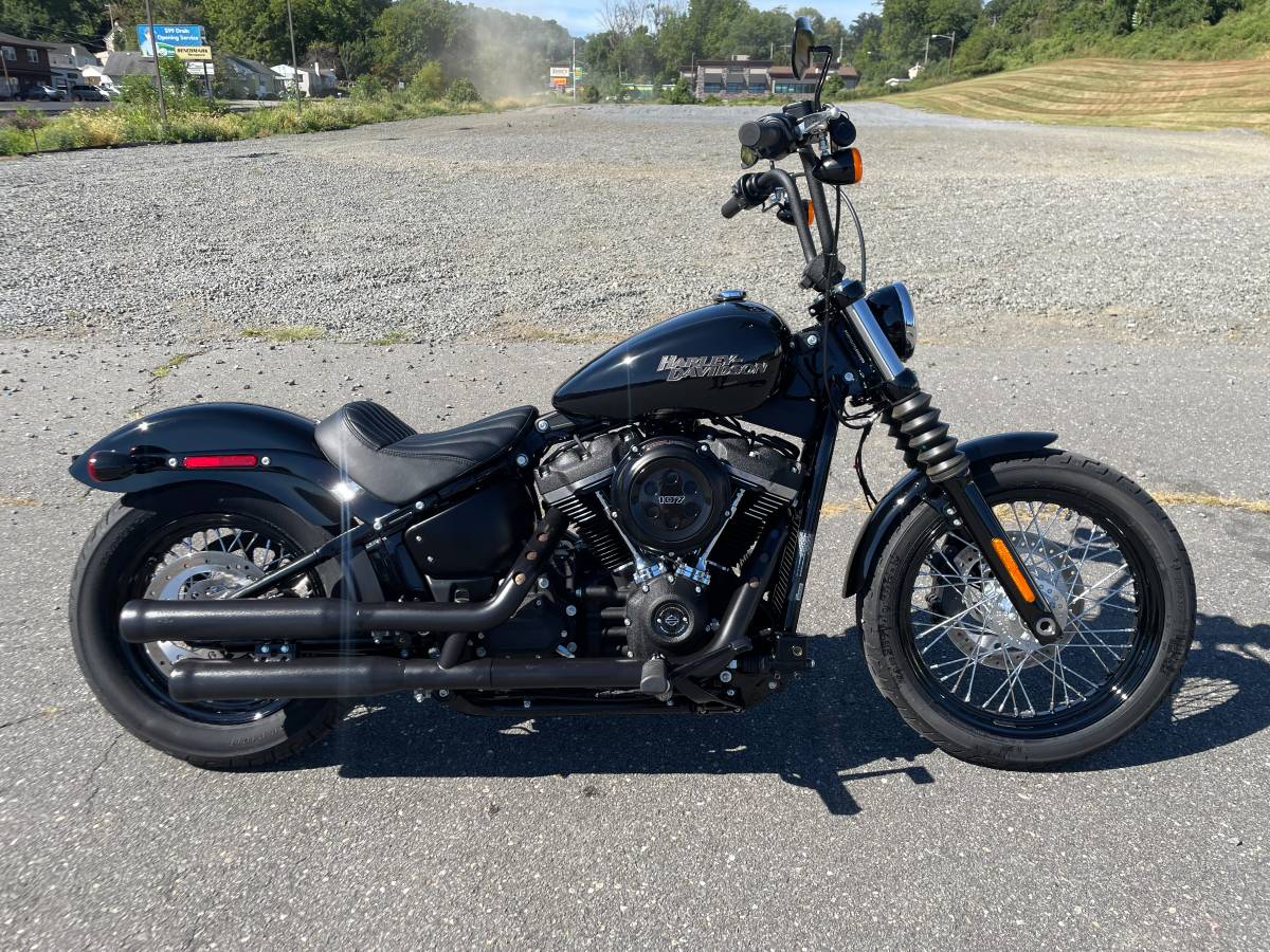 2020 HARLEY DAVIDSON STREET BOB ABS 785 MILES FINANCING AVAILABLE