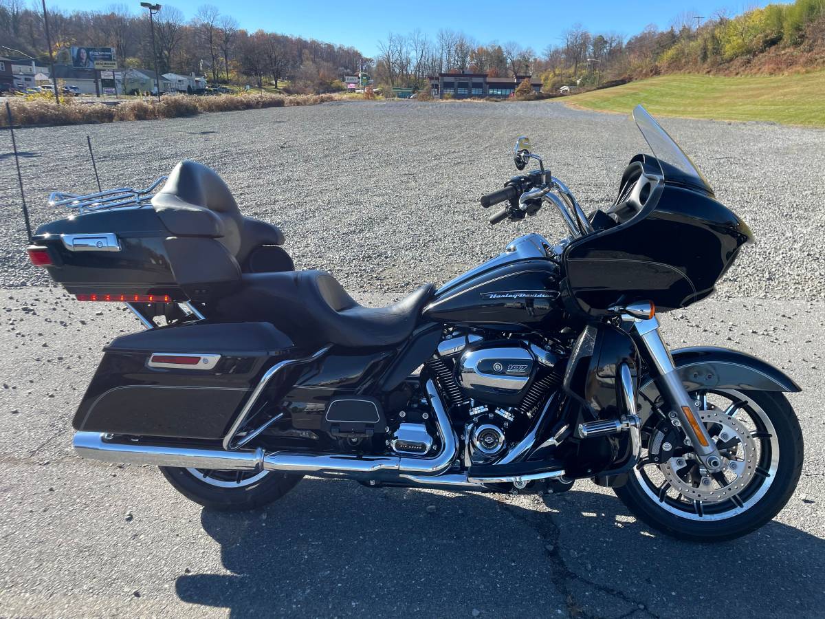 2017 HARLEY DAVIDSON ROAD GLIDE ULTRA FINANCING AVAILABLE