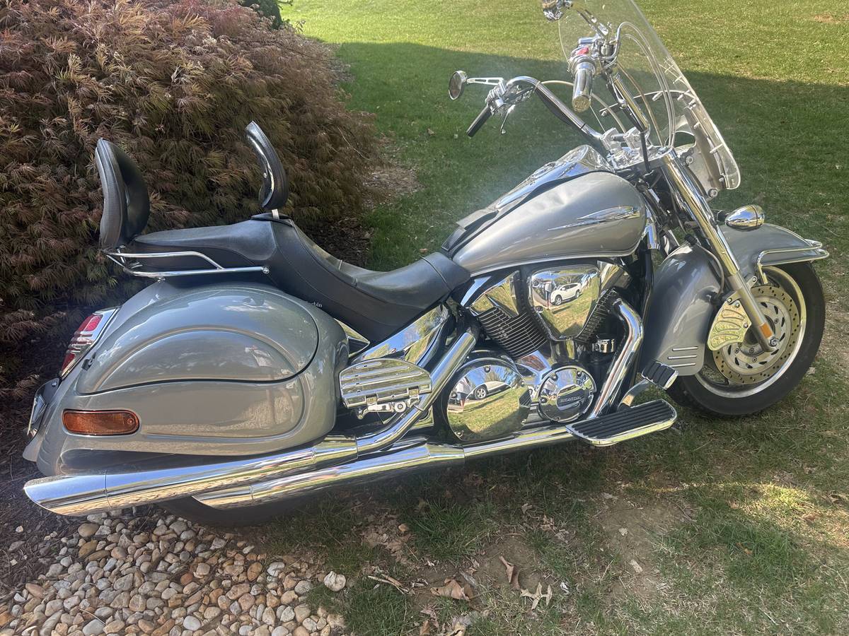 HONDA VCR 1300R, LOW MILES, EXCELLENT,CONDITION