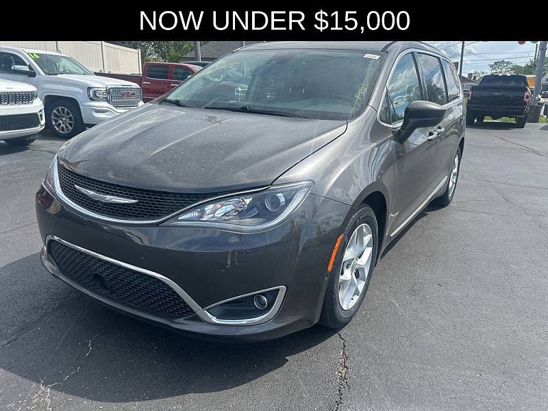2017 Chrysler Pacifica 4d Wagon Touring-L Plus
