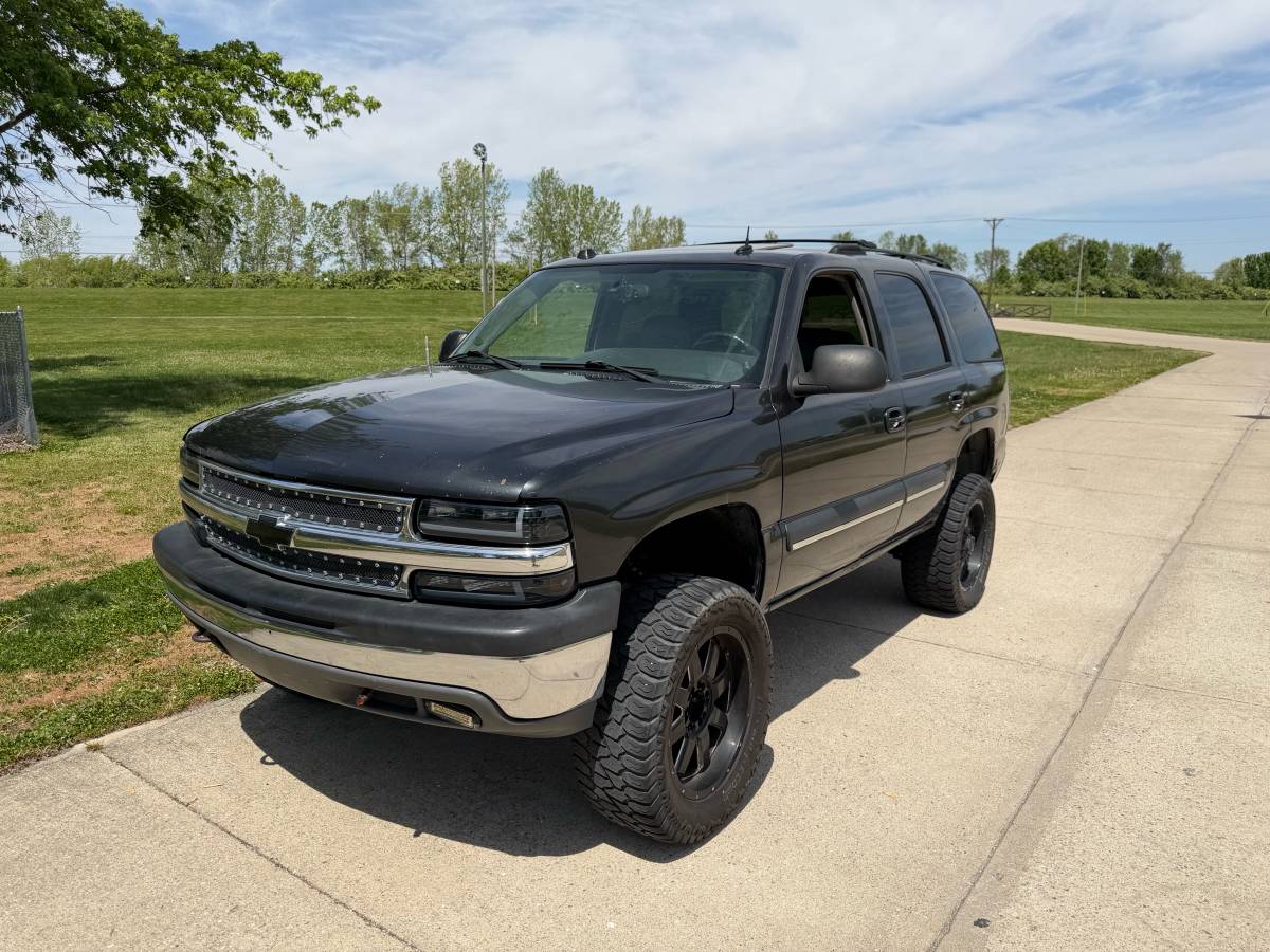 2004 Chevy Tahoe Z71 4x4 Lifted