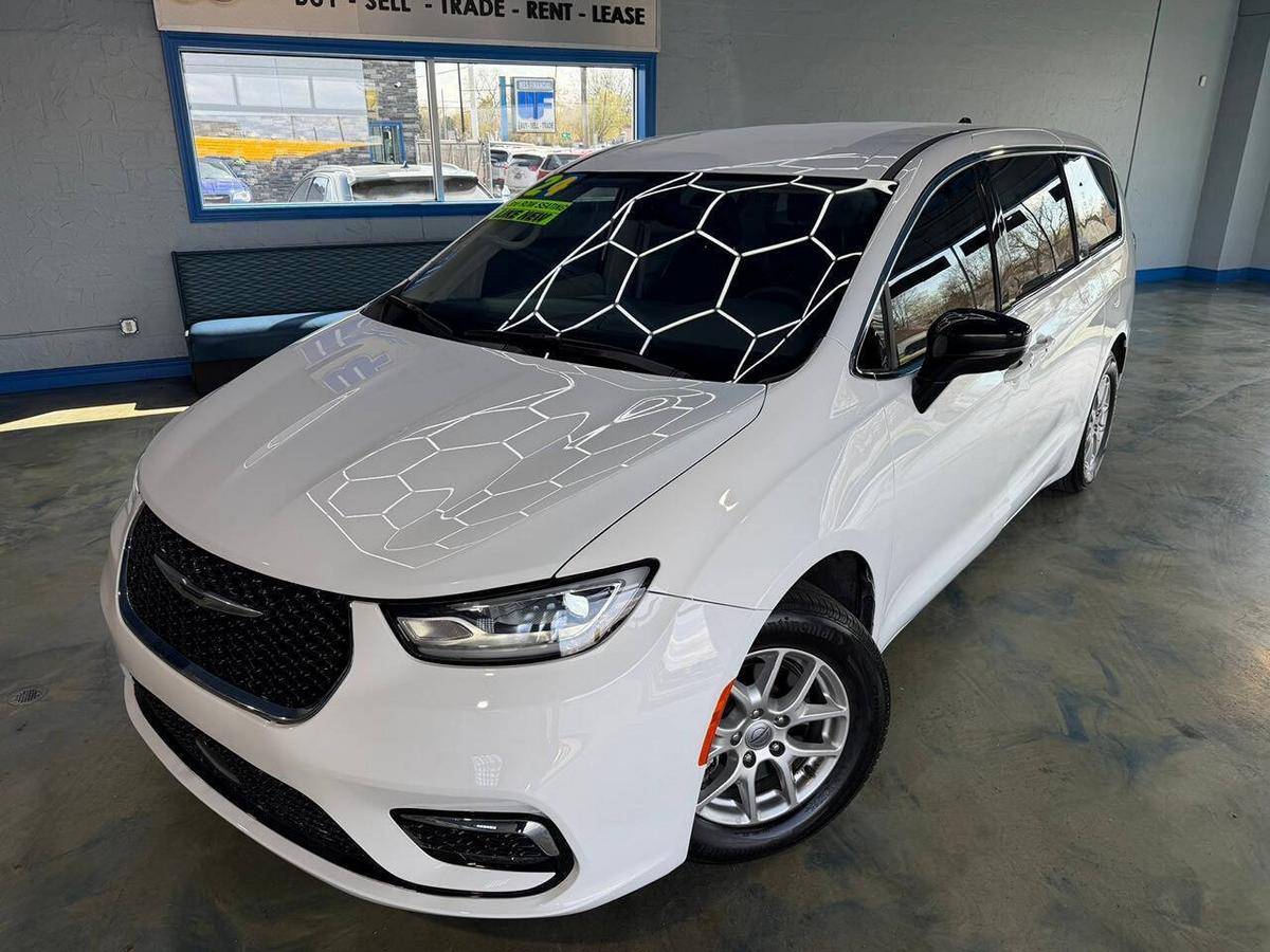 2024 Chrysler Pacifica RU Guaranteed Credit Approval