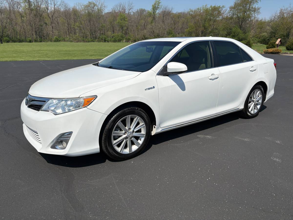 2014 TOYOTA CAMRY HYBRID RUST FREE NC CARLOW MILESWARRANTY TOO