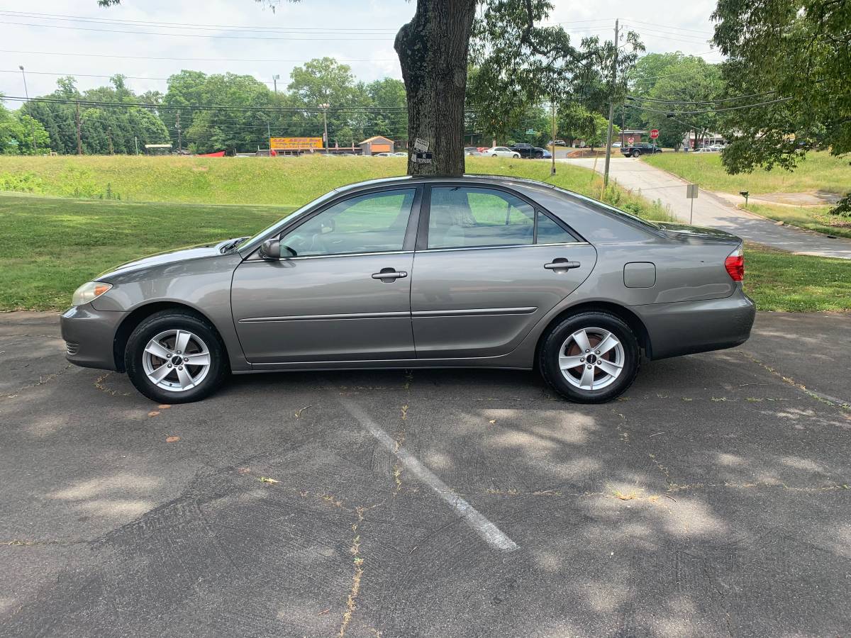 2006 Toyota Camry With Only 136,000 Miles! Runs Great