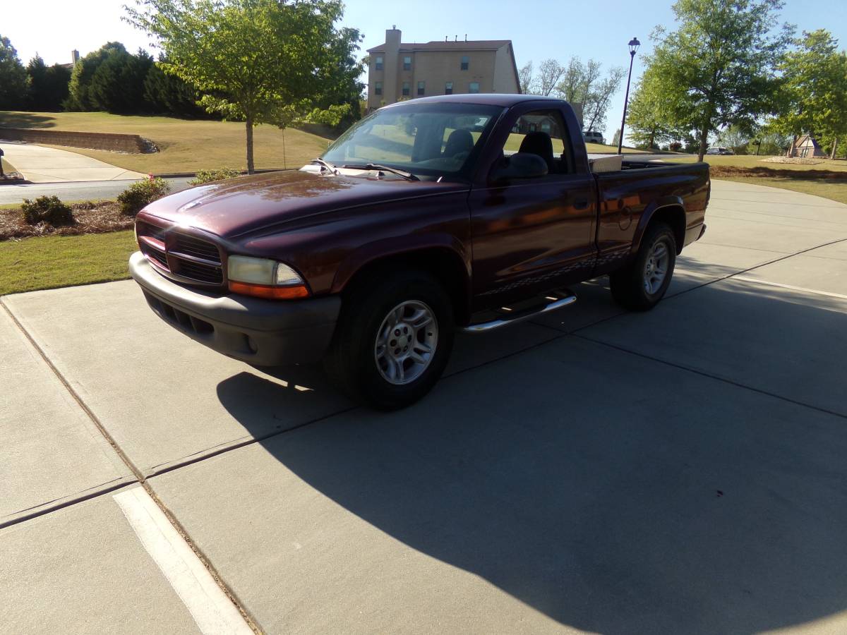 2004 dodge dakota reg cab 3.9 v6 2wd 2 owners (230Khwy mi runs good
