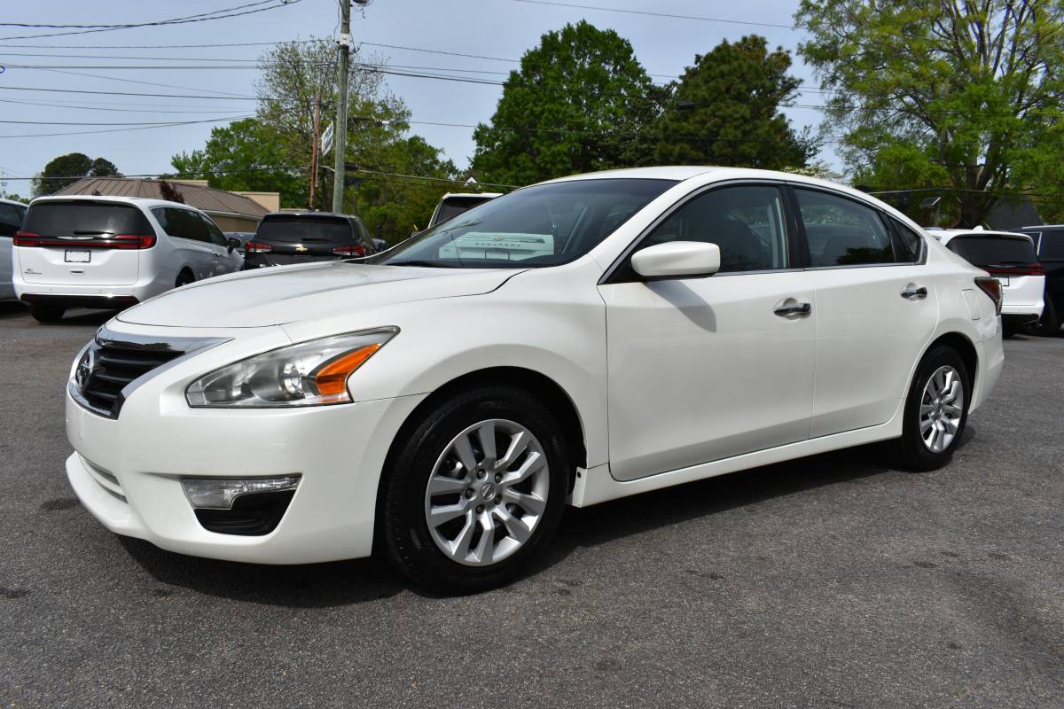 2014 Nissan Altima 2.5 S Low Miles! Warranty! Financing! GAS SAVER