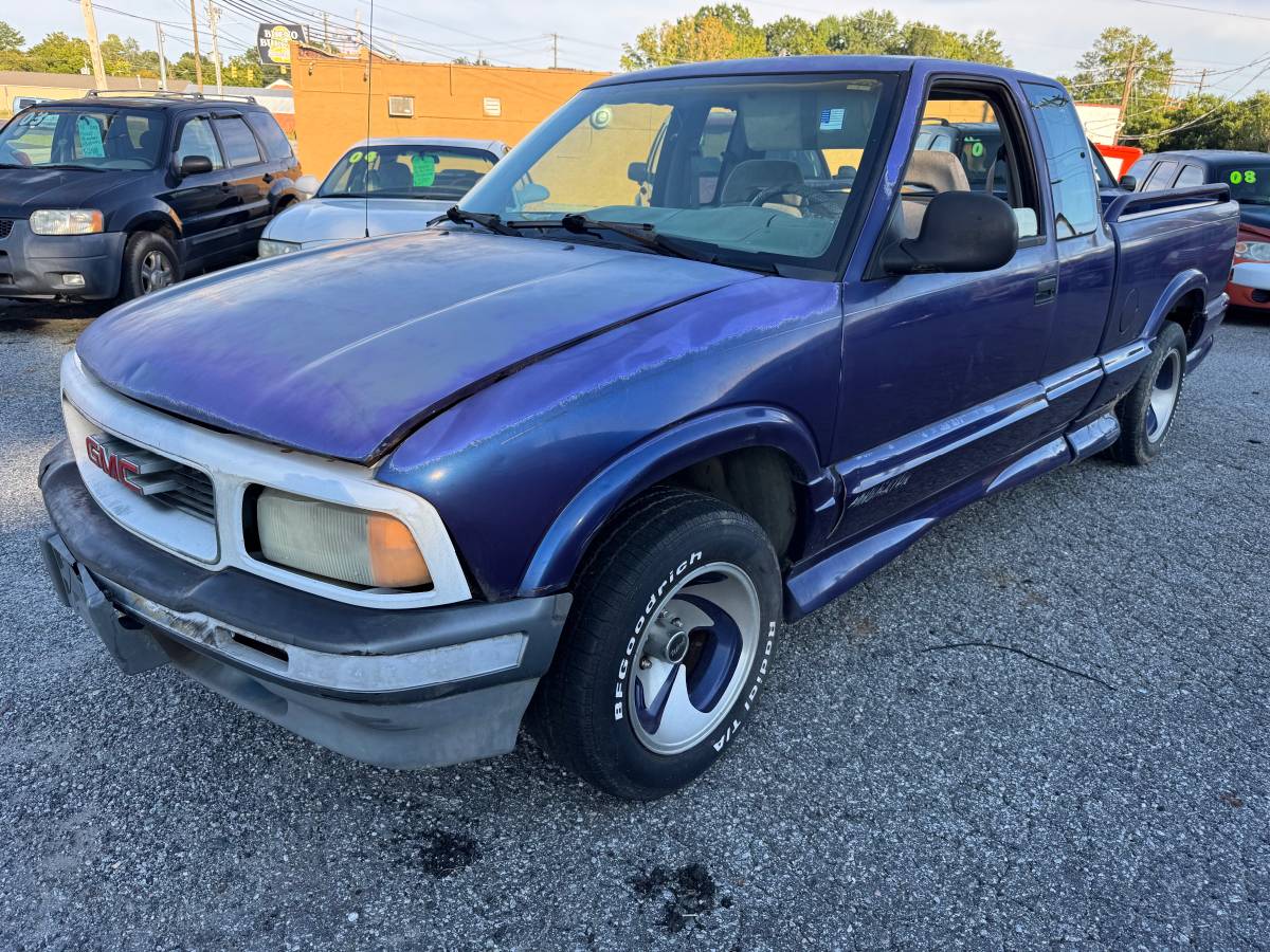 1995 GMC SONOMA EXT CAB 2D 4 CYL 5 SPEED MANUAL 267,000 MILES