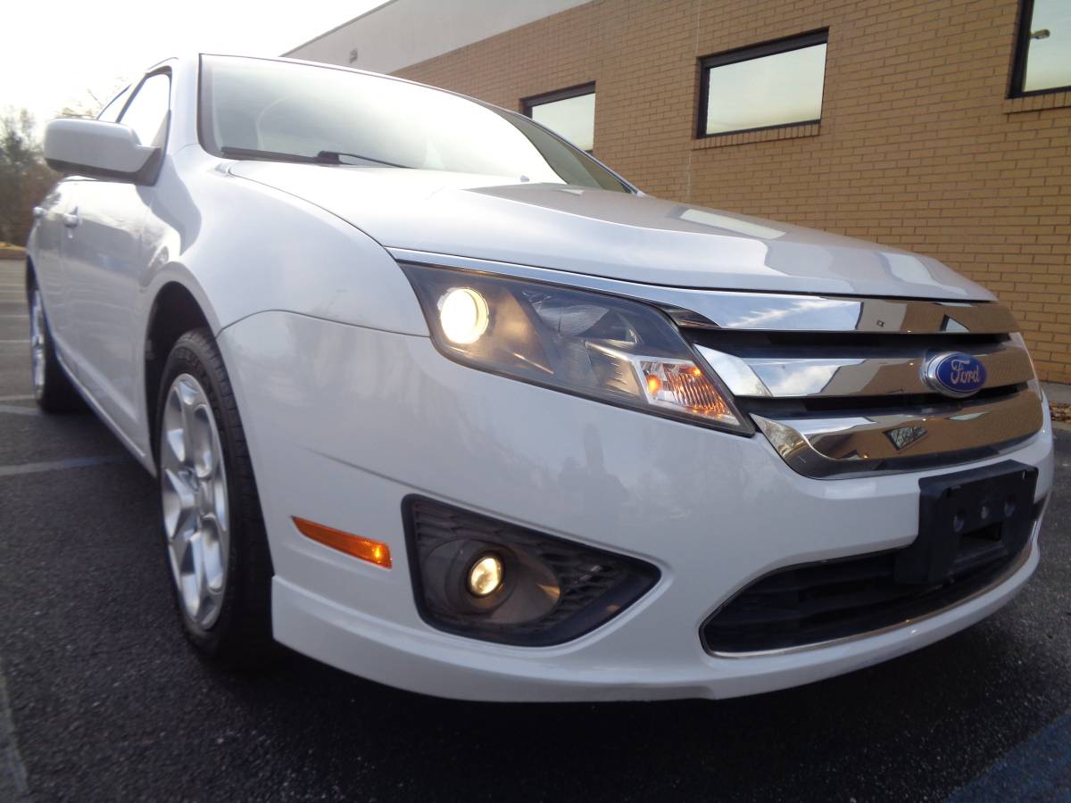 2011 Ford Fusion SE + 1 Owner + 59,000 Miles