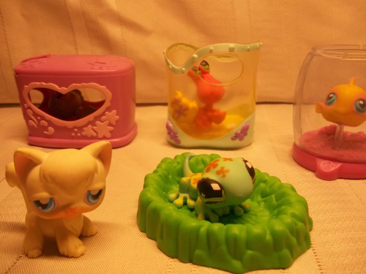 Littlest Pet Shop Beach Set (2004) – 6 Pets + Accessories – Excellent