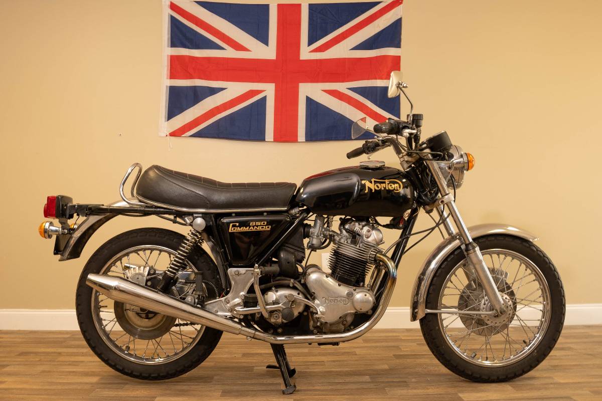 Norton 850 Commando MkIII - Perfect