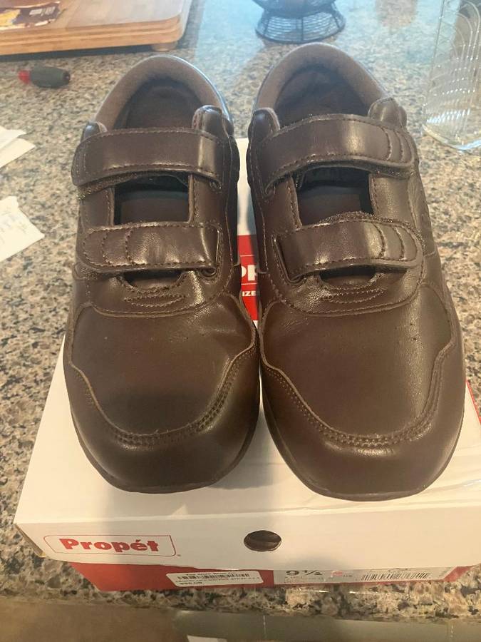 NEW Propet Life Walker Wide Shoes Mens Sz 9.5 X (3E) Brown Comfort