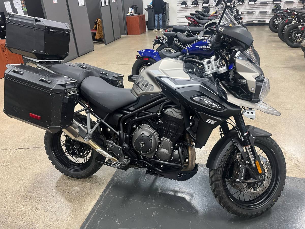 2020 Tiger 1200 XC w/ Aluminum Panniers & Top Case