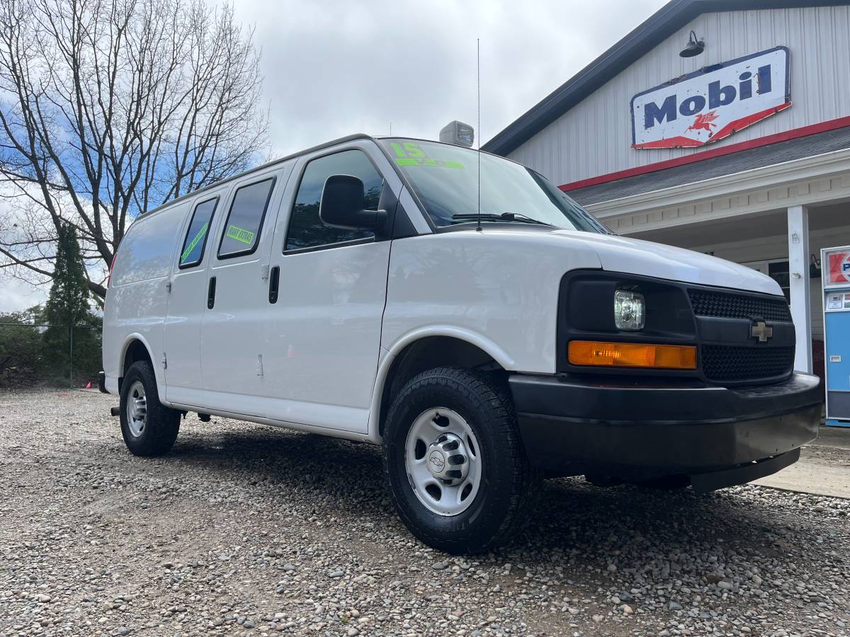 2015 CHEVY EXPRESS 2500 CARGO -- SHELVING -- V8